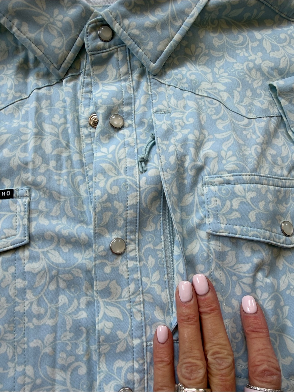 Poncho Light Blue Floral Short-Sleeve Men's Button-Up Shirt - Picture 3 of 7